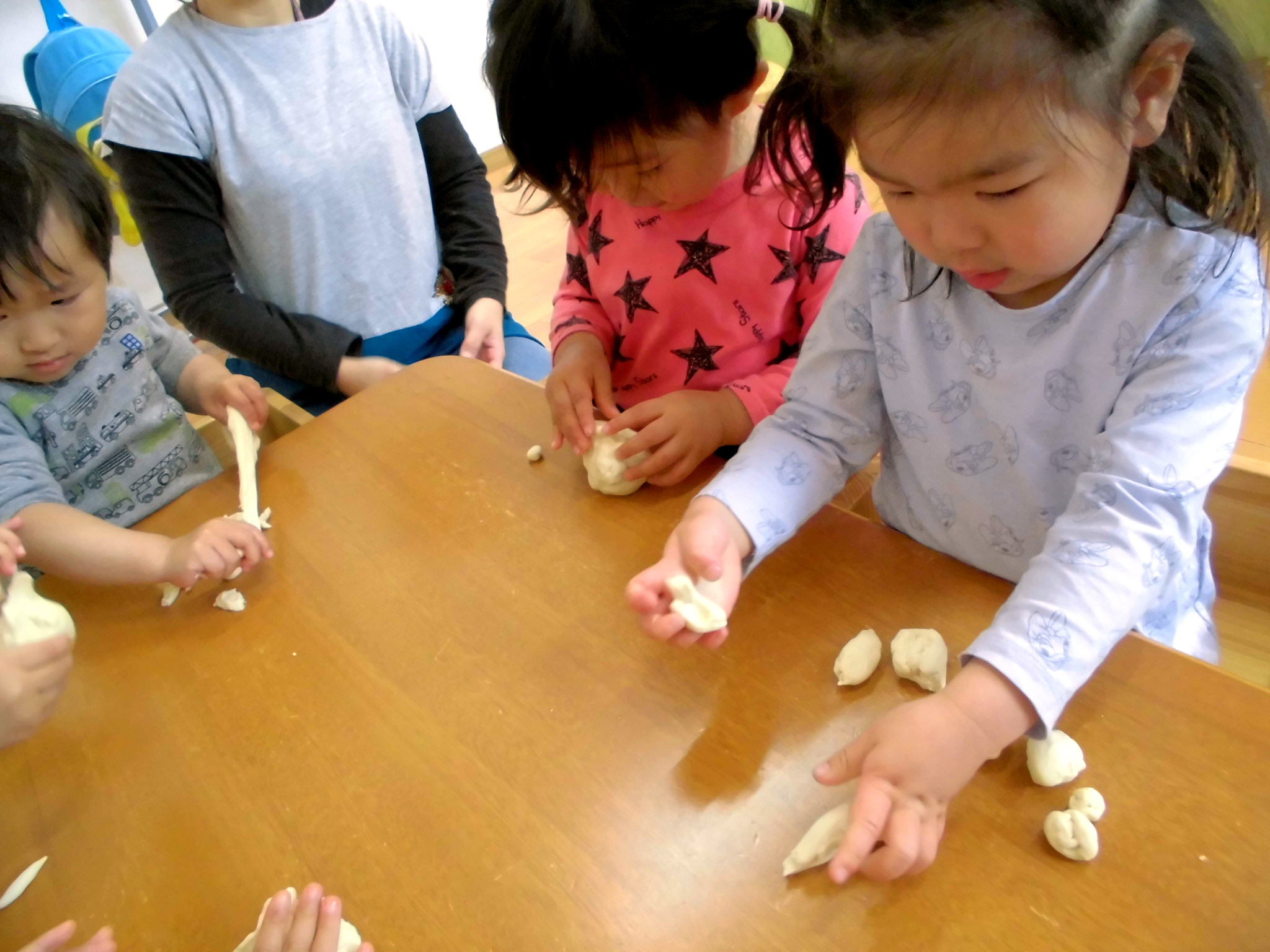 小麦粉粘土あそび