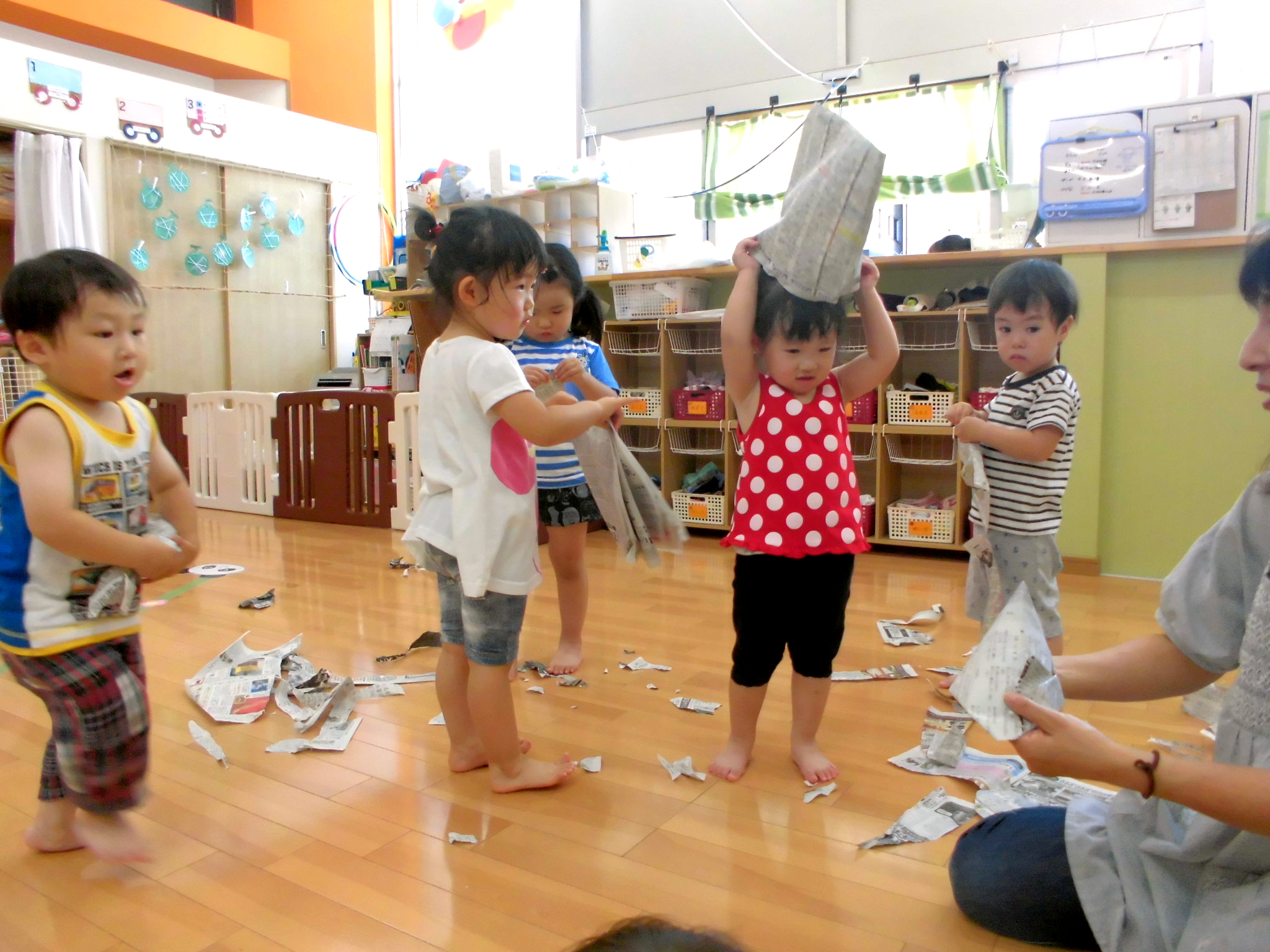 新聞紙あそび